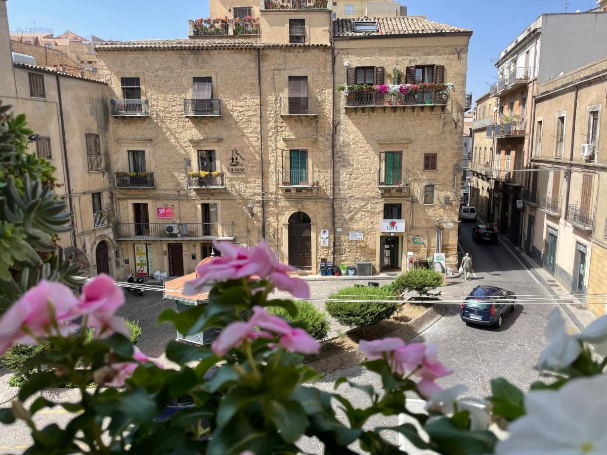 Апартаменты La Casa Sulla Piazza Энна Экстерьер фото